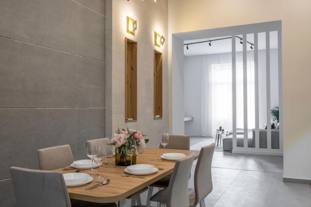 Luxurious & Spacious Central Residence With Balcony Budapest Esterno foto