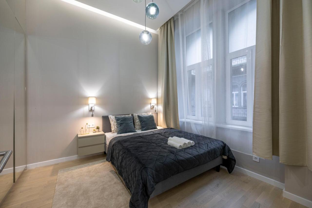 Luxurious & Spacious Central Residence With Balcony Budapest Esterno foto