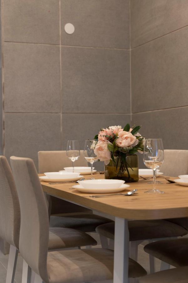 Luxurious & Spacious Central Residence With Balcony Budapest Esterno foto