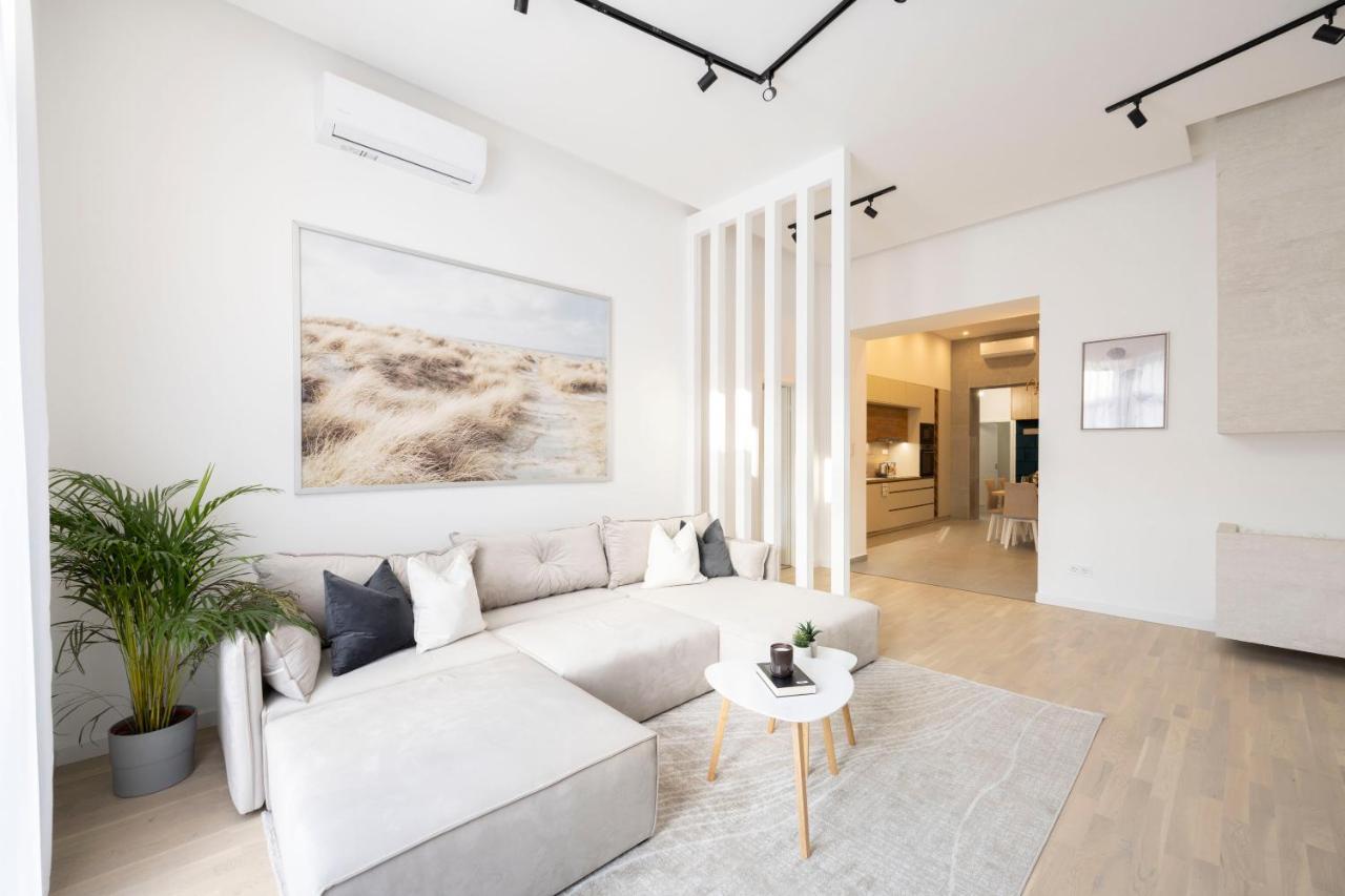 Luxurious & Spacious Central Residence With Balcony Budapest Esterno foto
